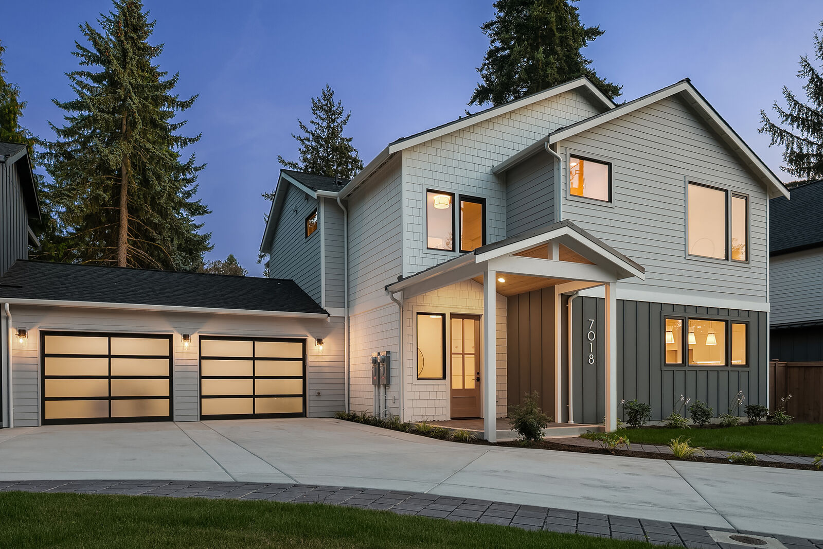 Property Photo:  7018  127th Avenue NE  WA 98033