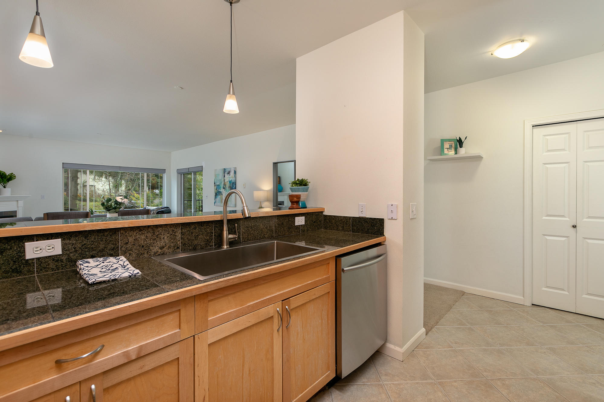 Property Photo: 15000 Juanita Drive NE 304 WA 98028