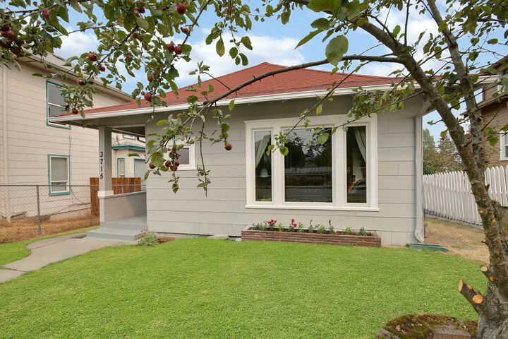 Property Photo:  3715 E I St  WA 98404 