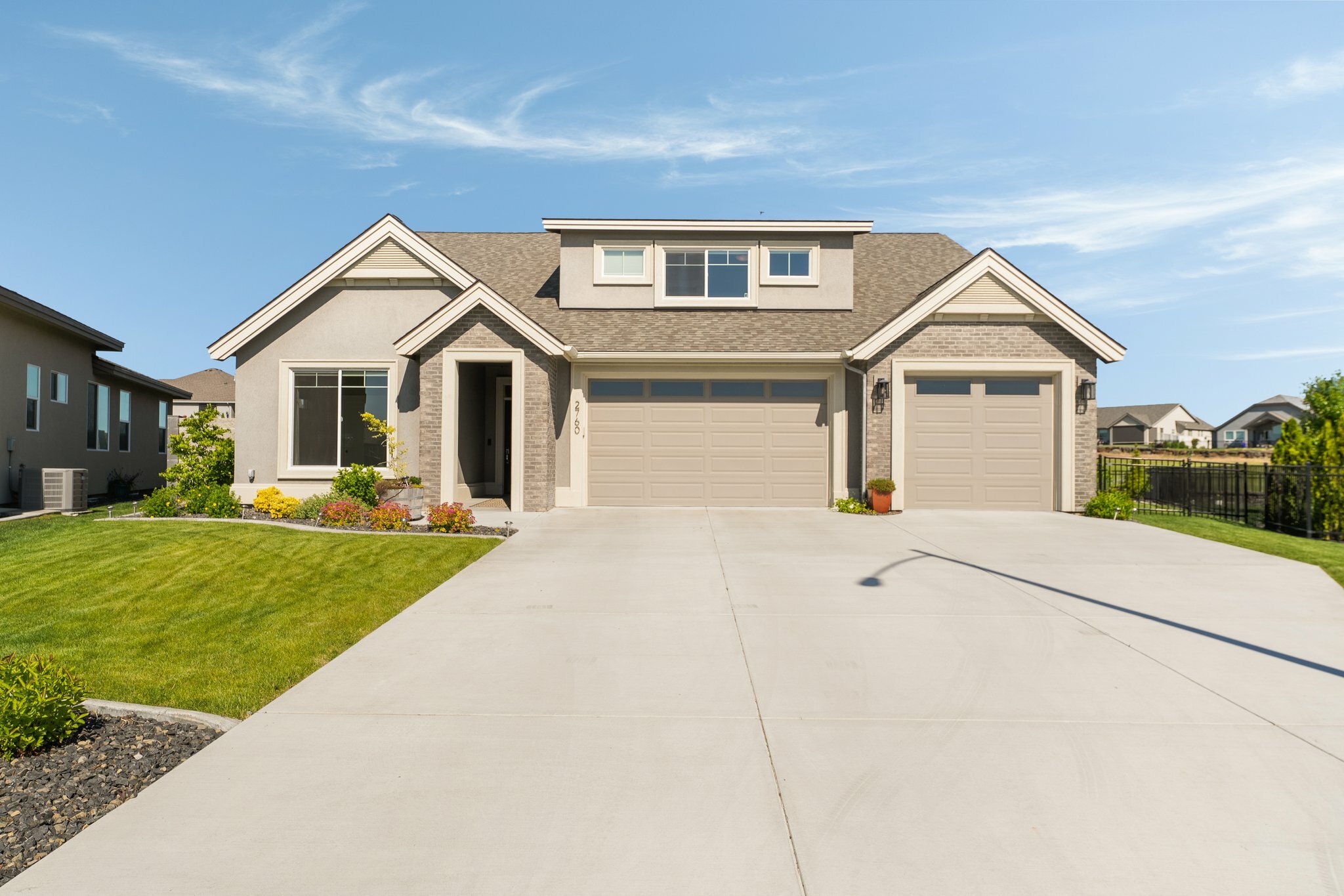 Property Photo: 2760 Grayhawk Loop WA 99354