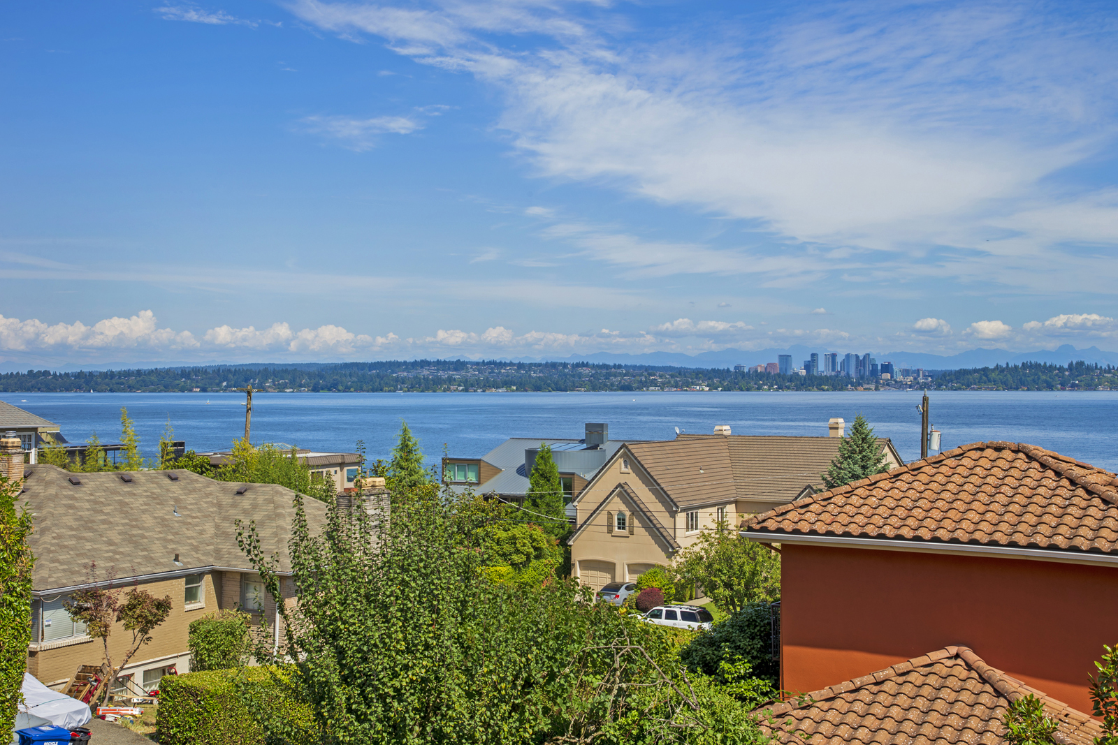 Property Photo:  920 Lake Washington Blvd S  WA 98144 