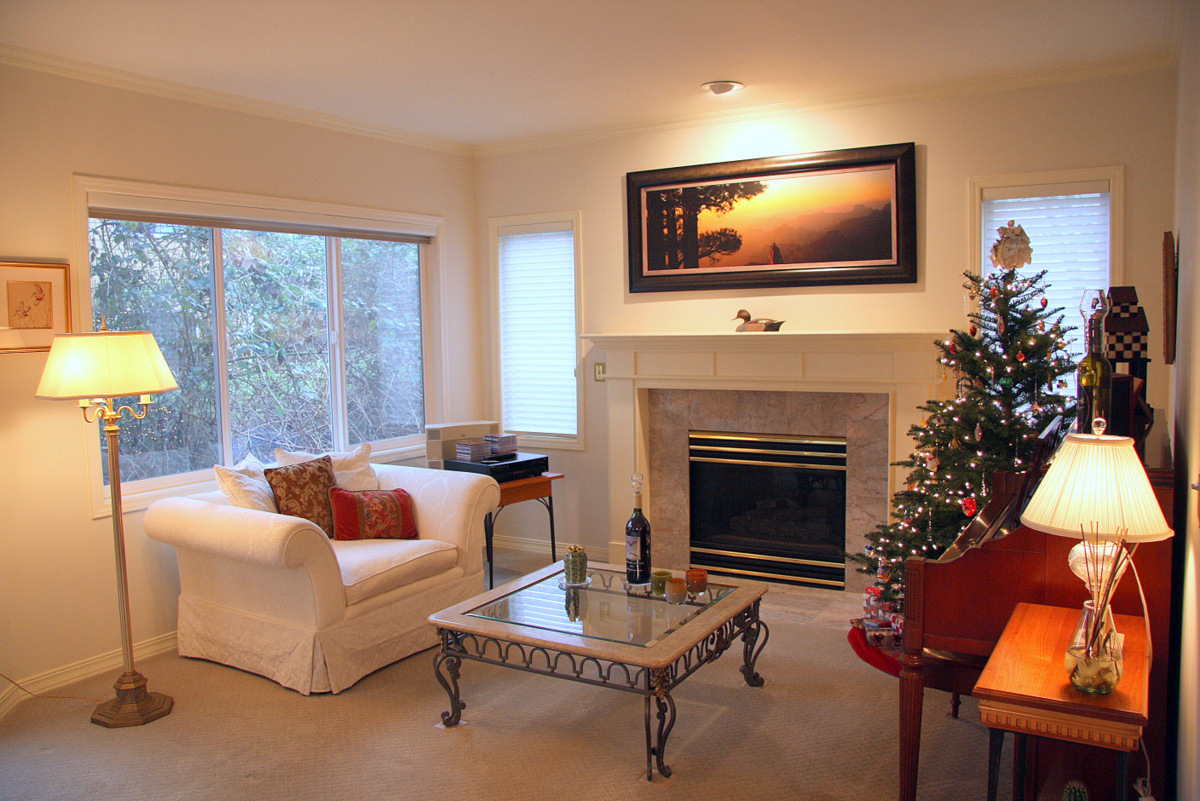 Property Photo: Living room & dining room 7323 Old Redmond Rd 2  WA 98052 