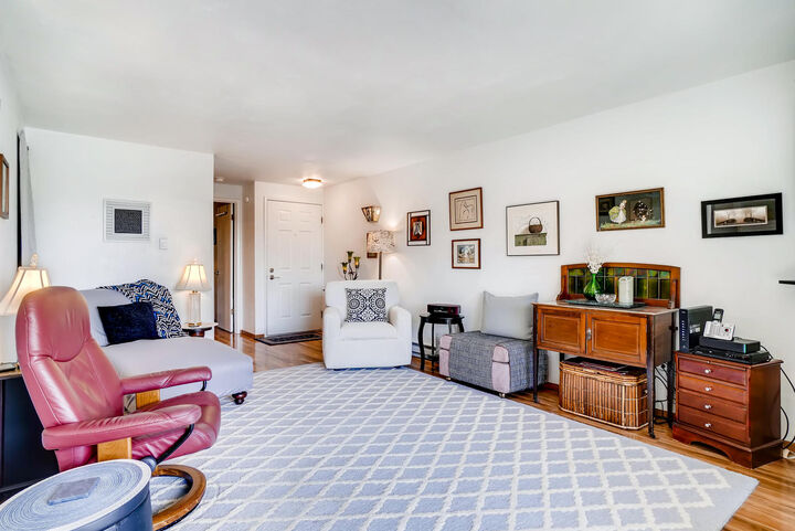 Property Photo:  2020 Grant Ave S L104  WA 98055 