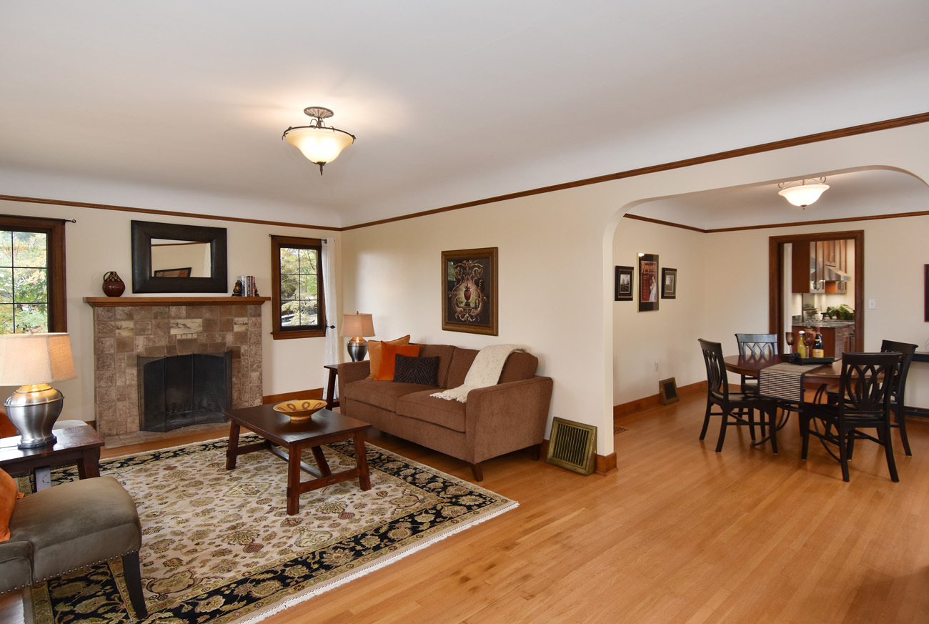 Property Photo: Living & dining rooms 415 24th Ave E  WA 98112 