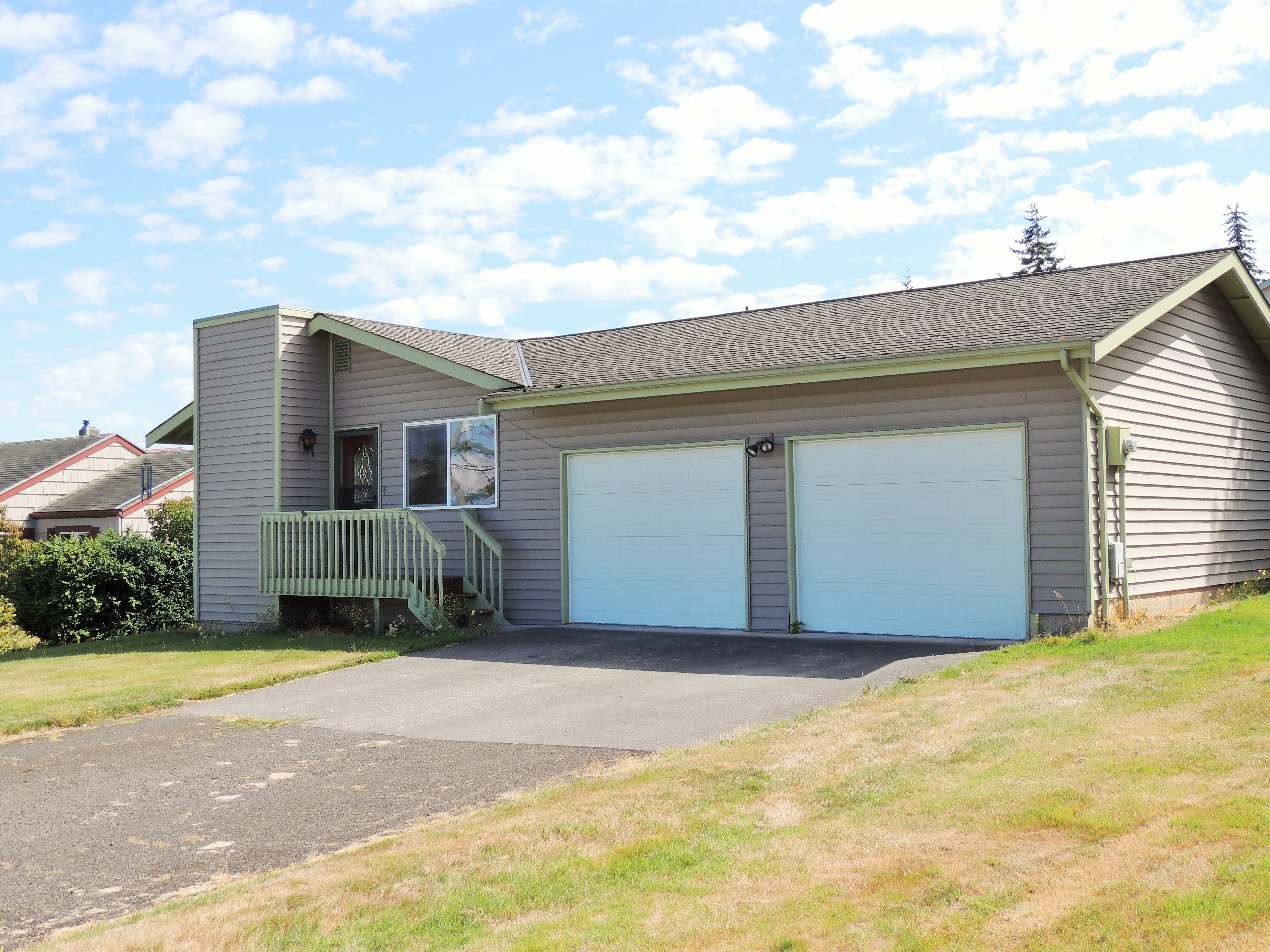 Property Photo: 809 34th St WA 98221