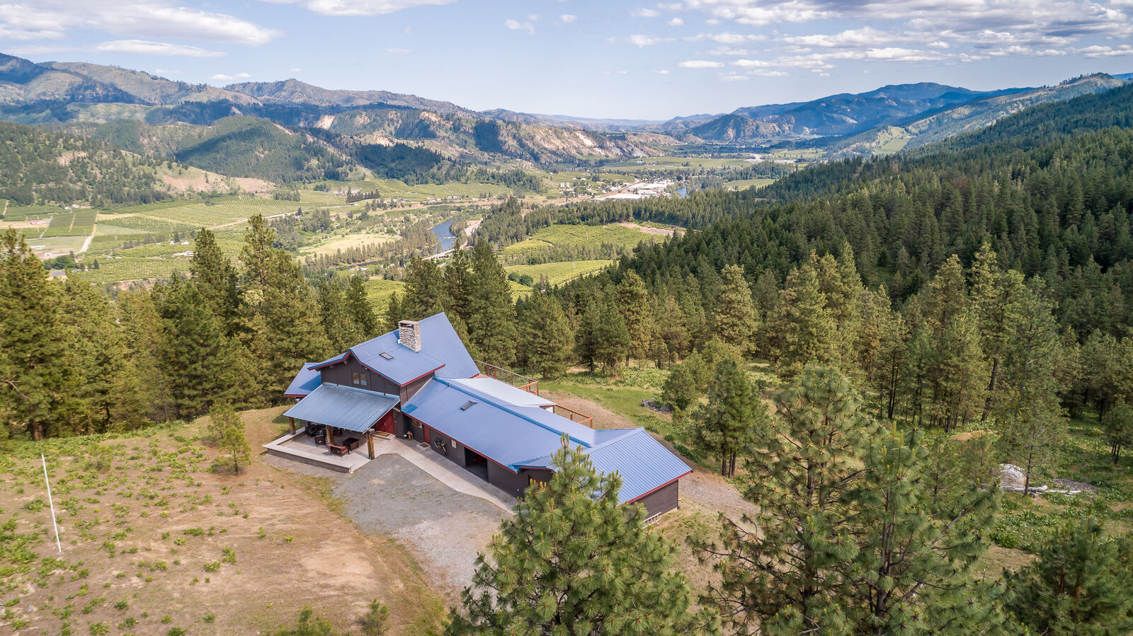 Property Photo: 9450 Mountain Home Rd WA 98826