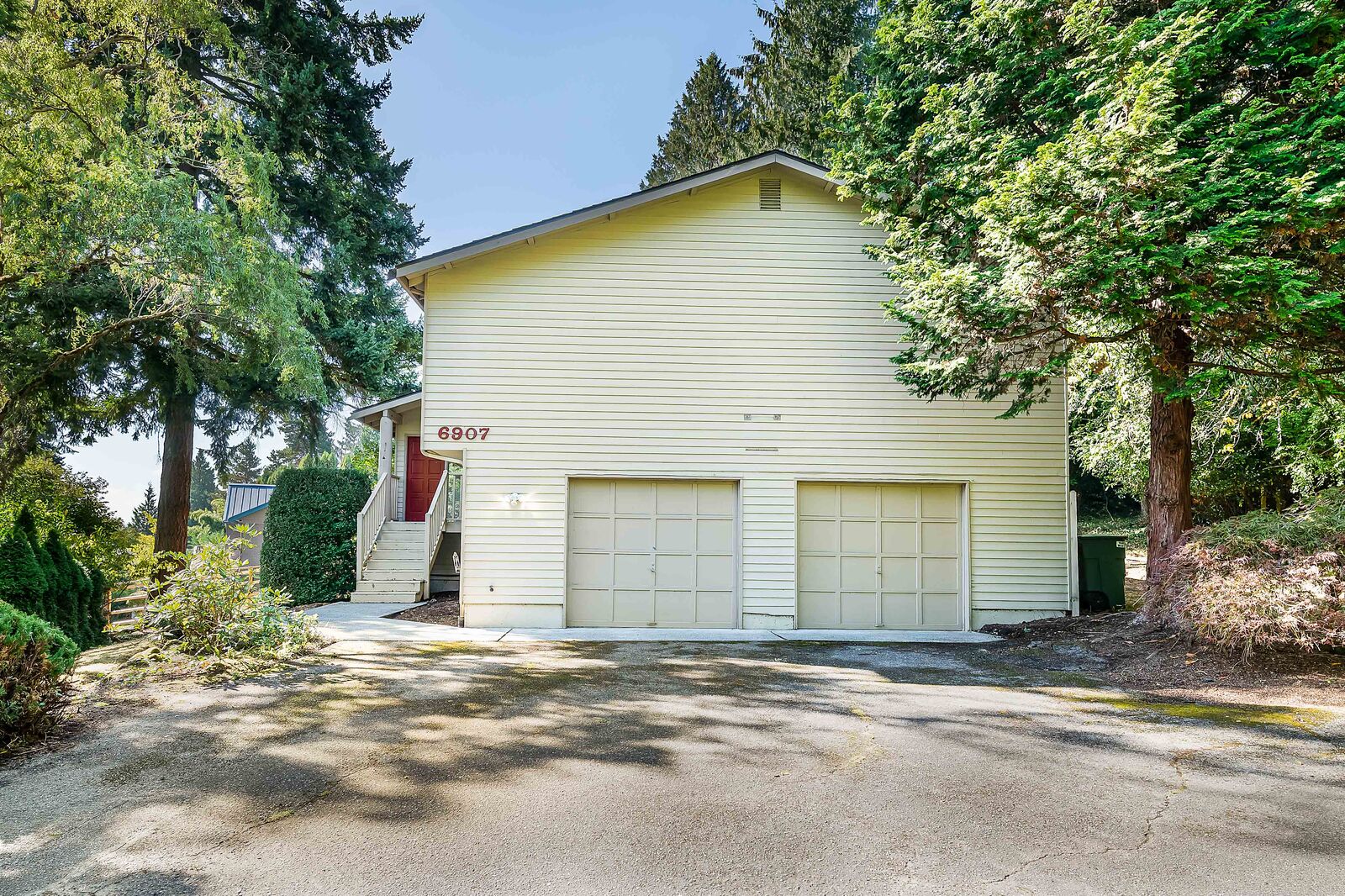 Property Photo: 6907 96th Avenue SE WA 98040
