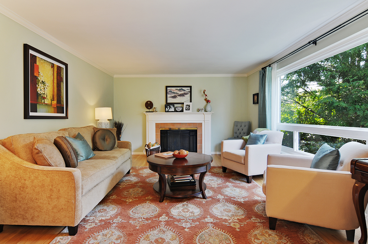 Property Photo: Foyer, living room, dining room, kitchen 3414 42nd Ave W  WA 98199 