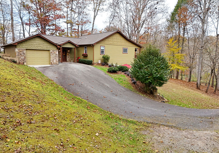 Property Photo: 1512 Smithfield Lane GA 30582