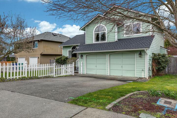 Property Photo:  7413 52nd St NE  WA 98270 