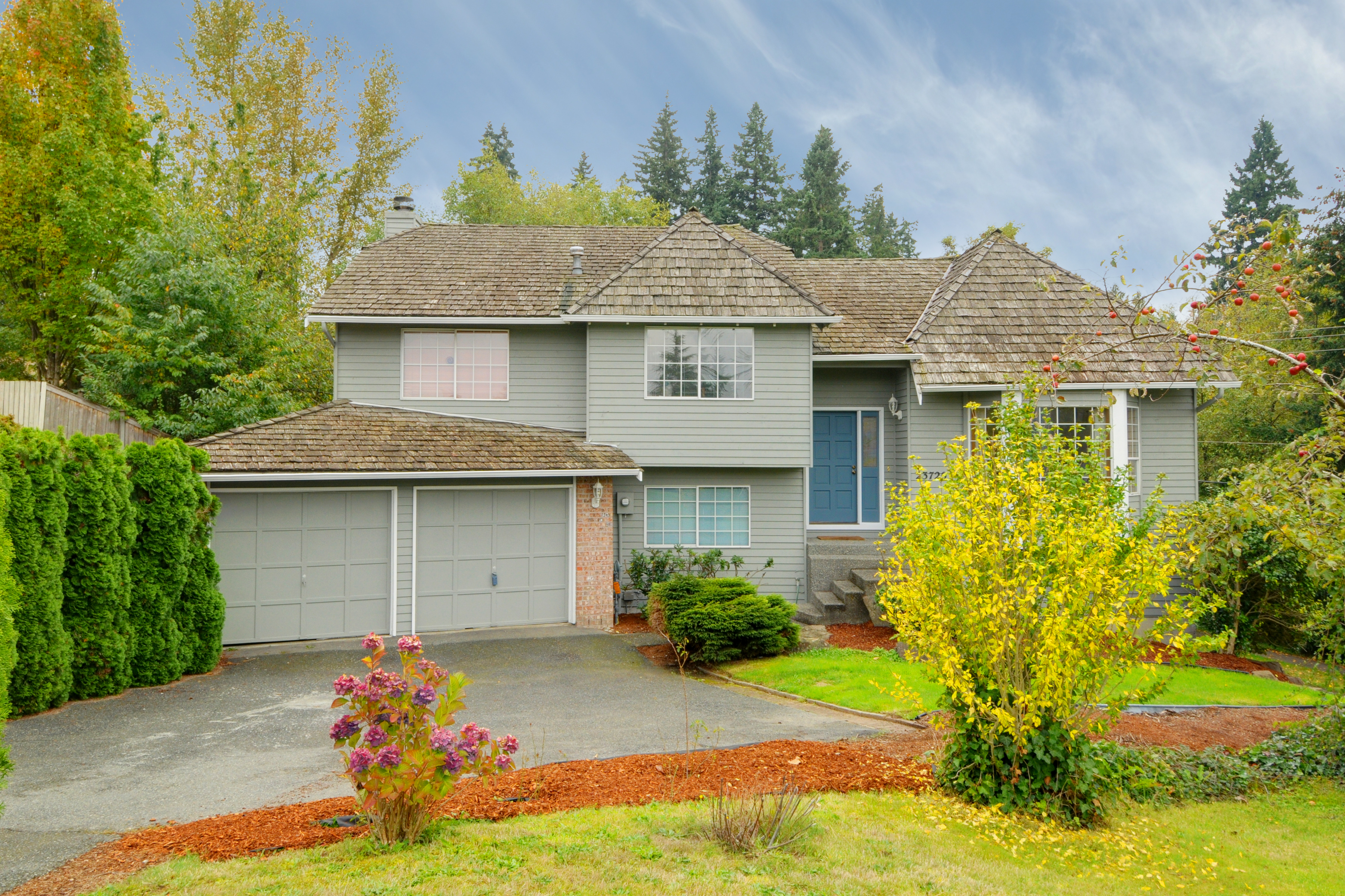Property Photo: 23720 19th Dr SE WA 98021