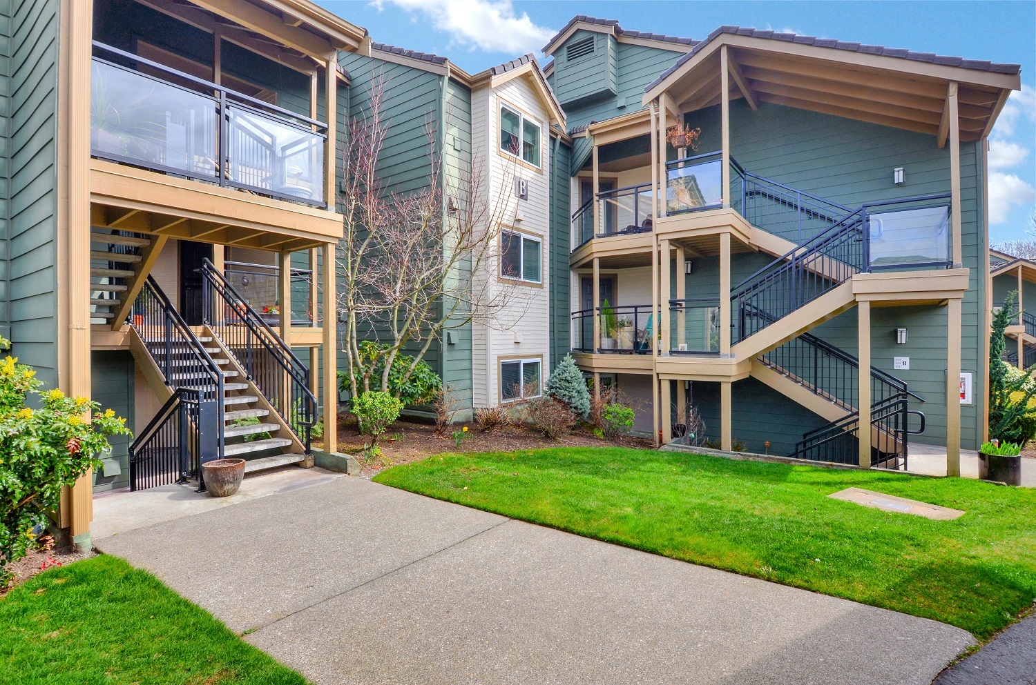 Property Photo: 3008 N Narrows Dr B203 WA 98407