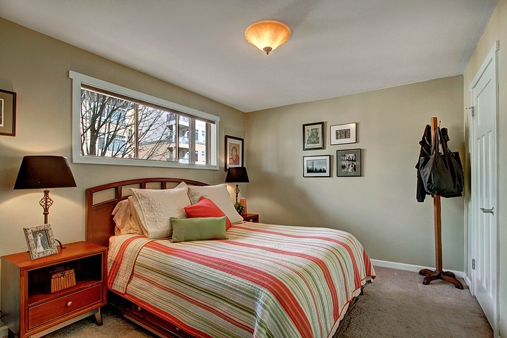 Property Photo: Bedroom 201 2nd  Avenue S 203  WA 98033 