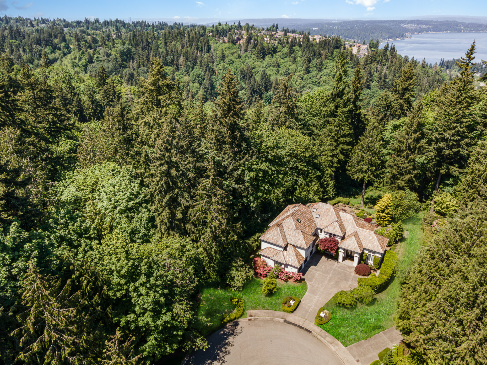 Property Photo:  5200 Jung Frau Place NW  WA 98027 