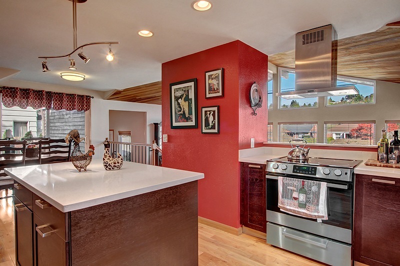 Property Photo: Kitchen with dining area 3219 34th Avenue W  WA 98199 