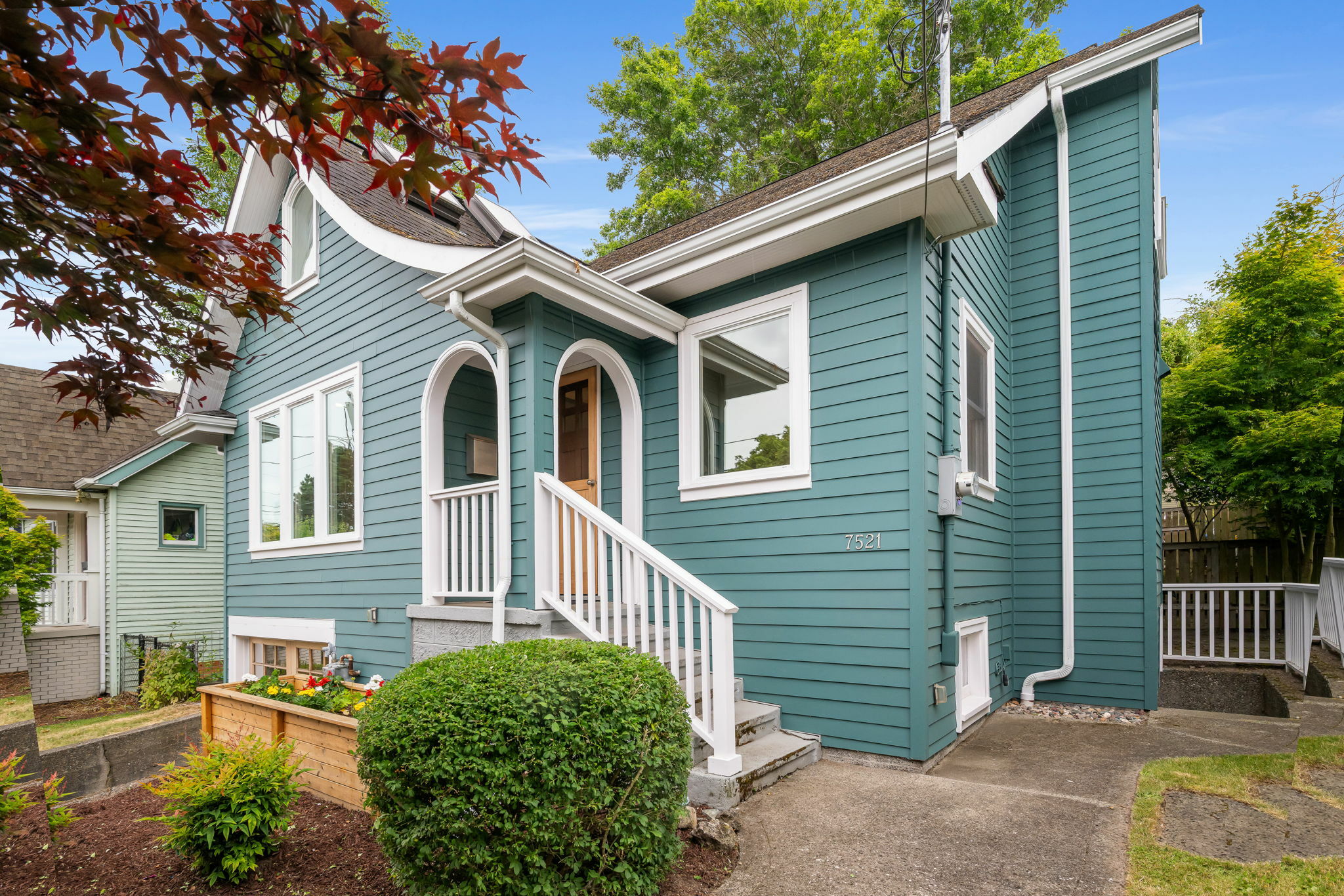 Property Photo: 7521 18th Avenue NW WA 98117
