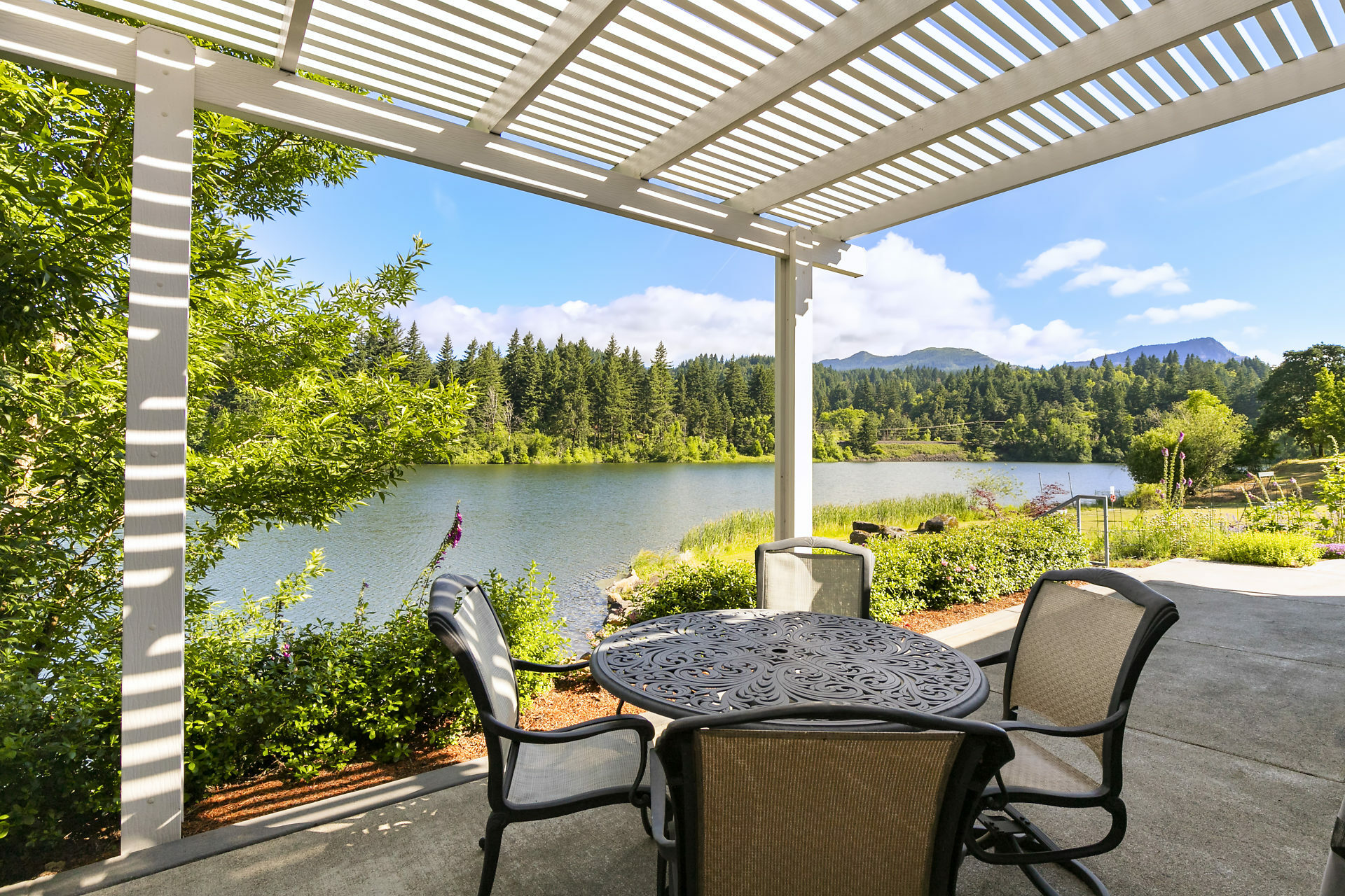 Property Photo:  201 Lakeshore Dr  WA 98648 