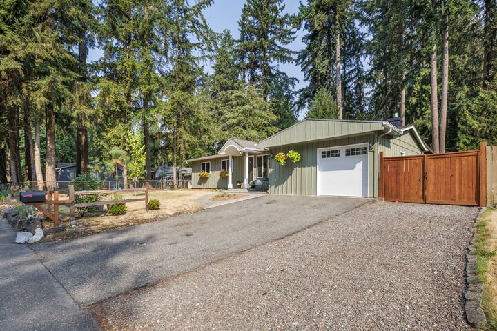 Property Photo: 19704 NE 158th Street WA 98077