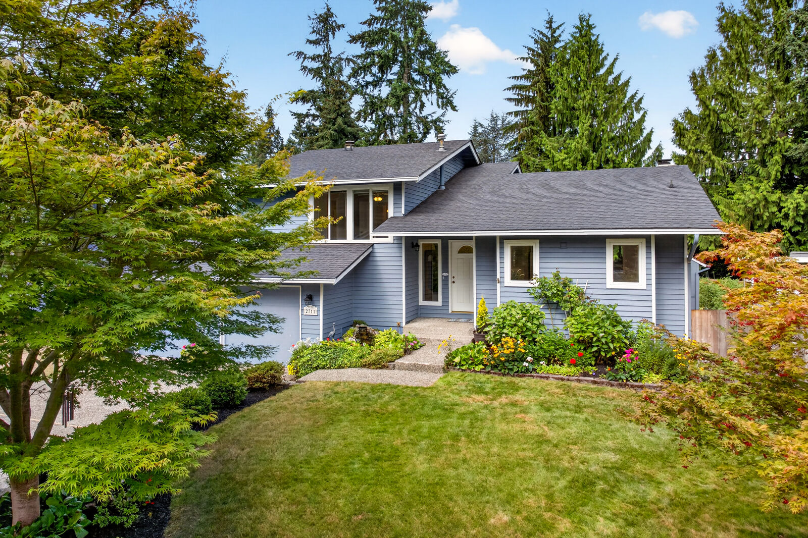 Property Photo:  2711  169th Street SE  WA 98012 