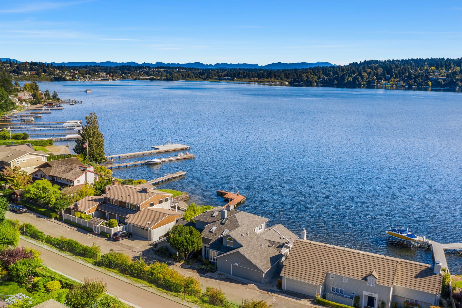 Property Photo:  16206 Beach Dr NE  WA 98155 