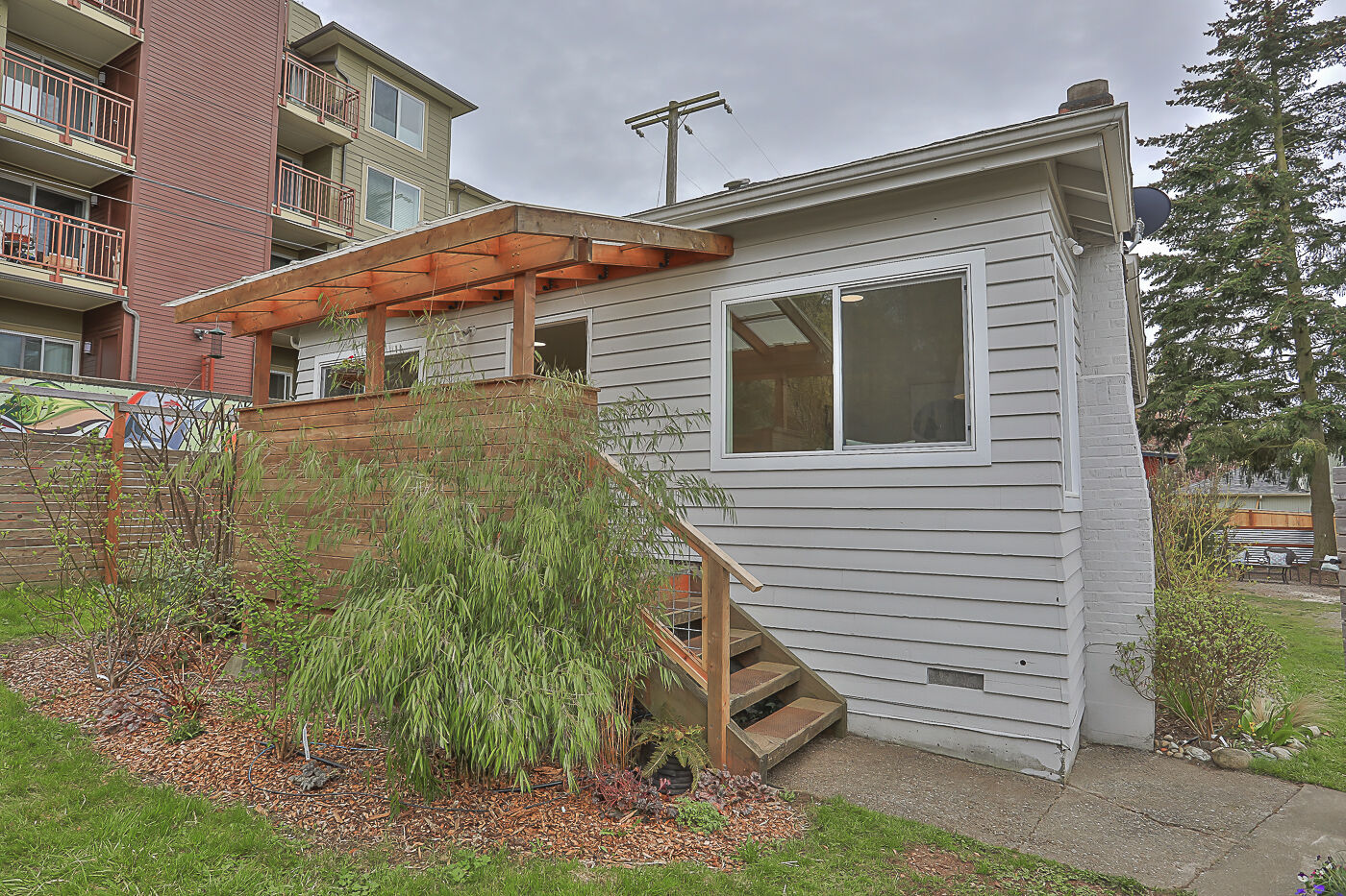 Property Photo:  209 N 90th St  WA 98103 