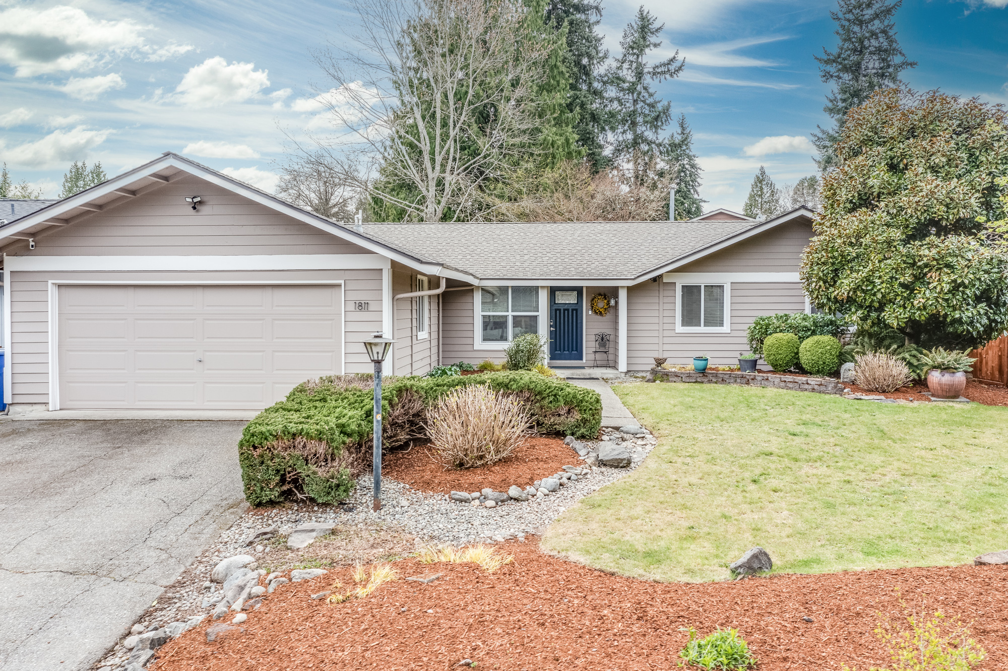 Property Photo:  1811 172nd Avenue NE  WA 98008 