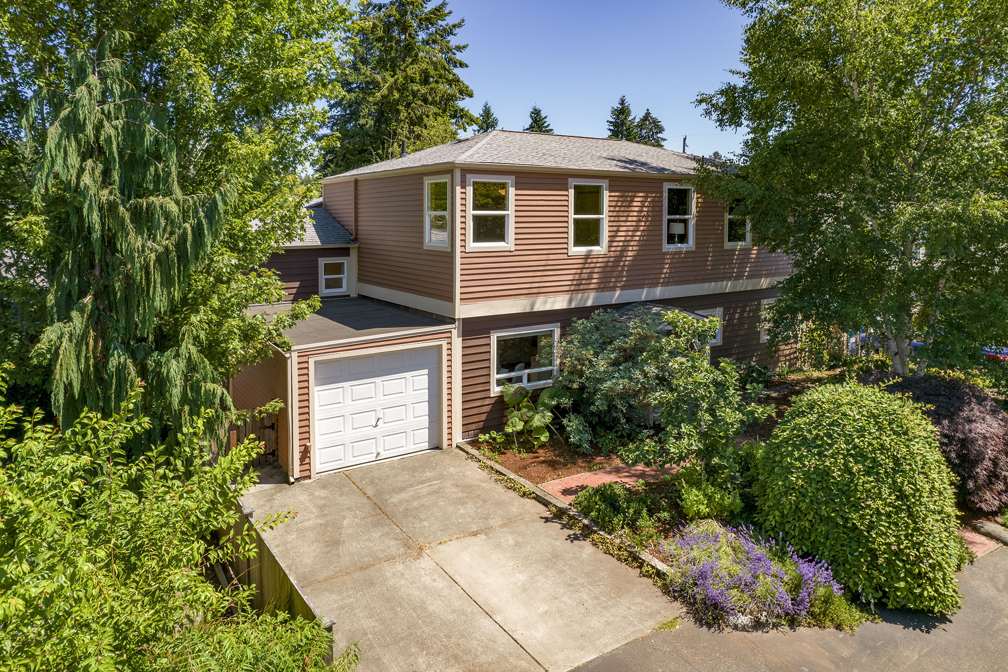 Property Photo: Welcome to Ridgecrest  15516 12th Ave NE  WA 98155 