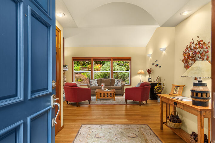 Property Photo:  8387 NE Sumanee Place  WA 98110 