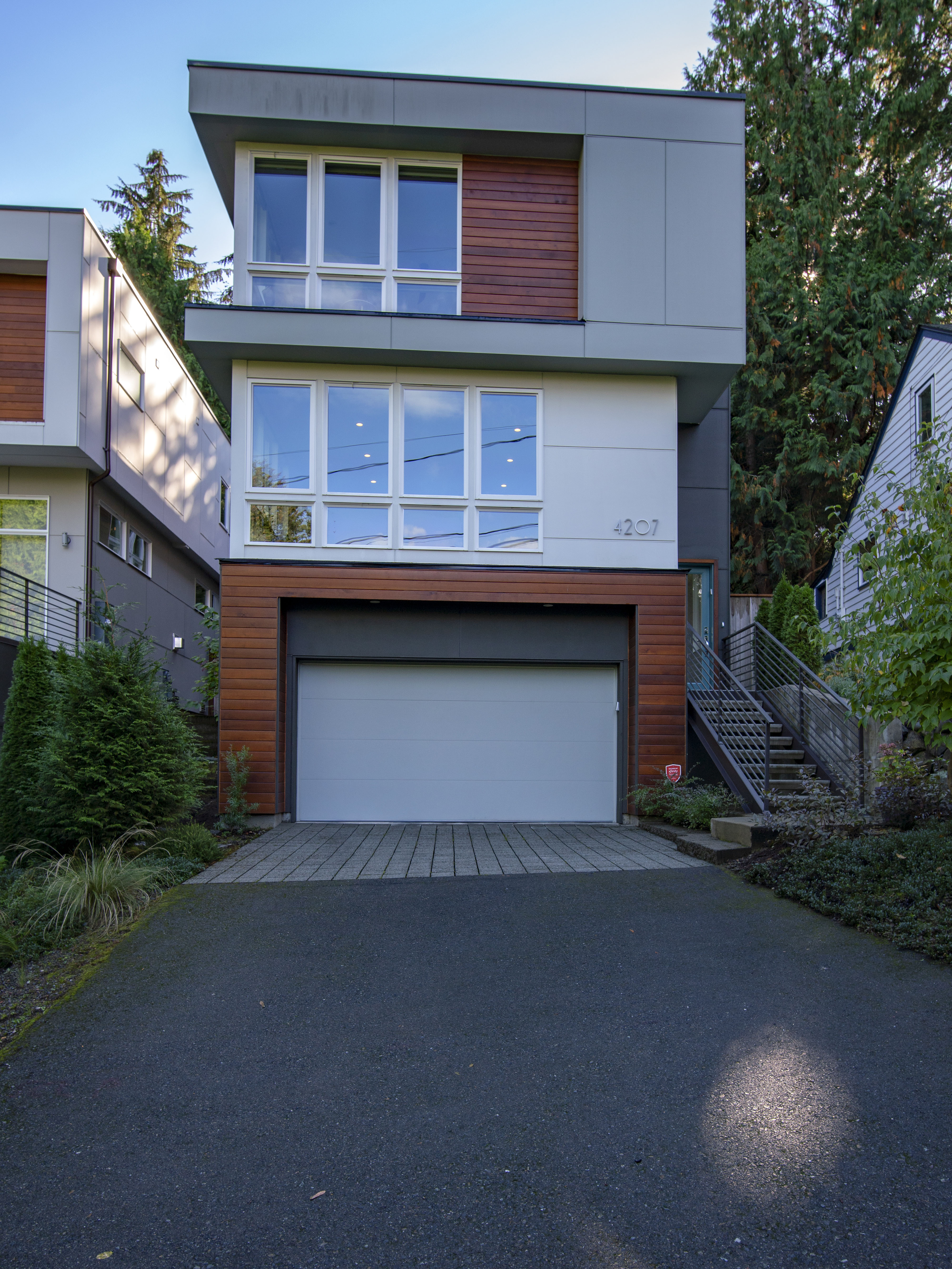 Property Photo: 4207 NE 123rd Street WA 98125