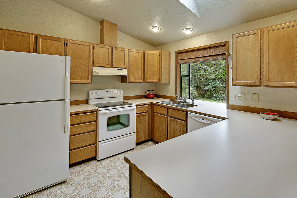 Property Photo: Kitchen 14919 210th Ave NE  WA 98077 