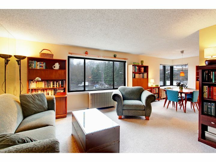 Property Photo:  2450 Dexter Ave N 301  WA 98109 