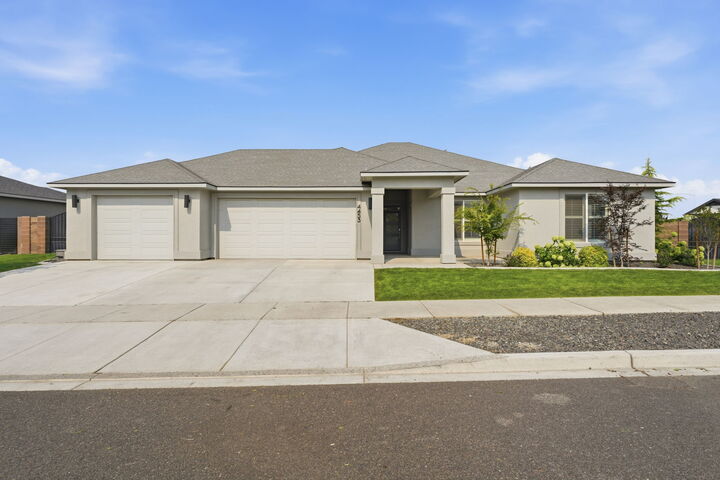 Property Photo:  4453 Lolo Way  WA 99352 